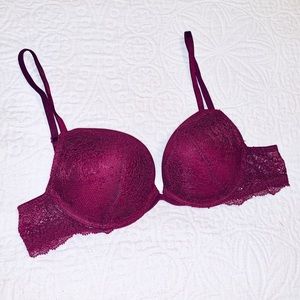 Victoria’s Secret Bombshell bra 32AA Burgundy lace